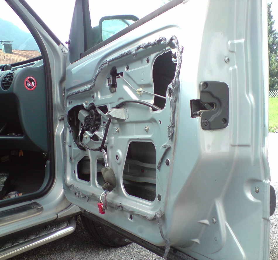 Tuer ohne verkleidung2.JPG