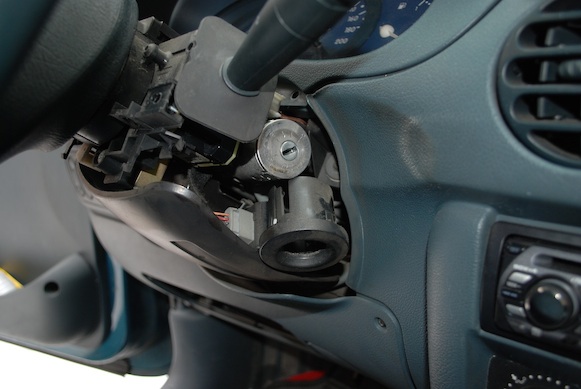 Scheibenwischerhebel 02 WFS Ring abgezogen.jpg