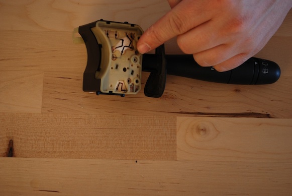 Scheibenwischerhebel 11 Zusammenbau Hebel Achse.jpg