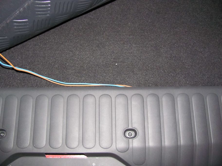 Kangoo G2 RFS Kabelverlegung.jpg